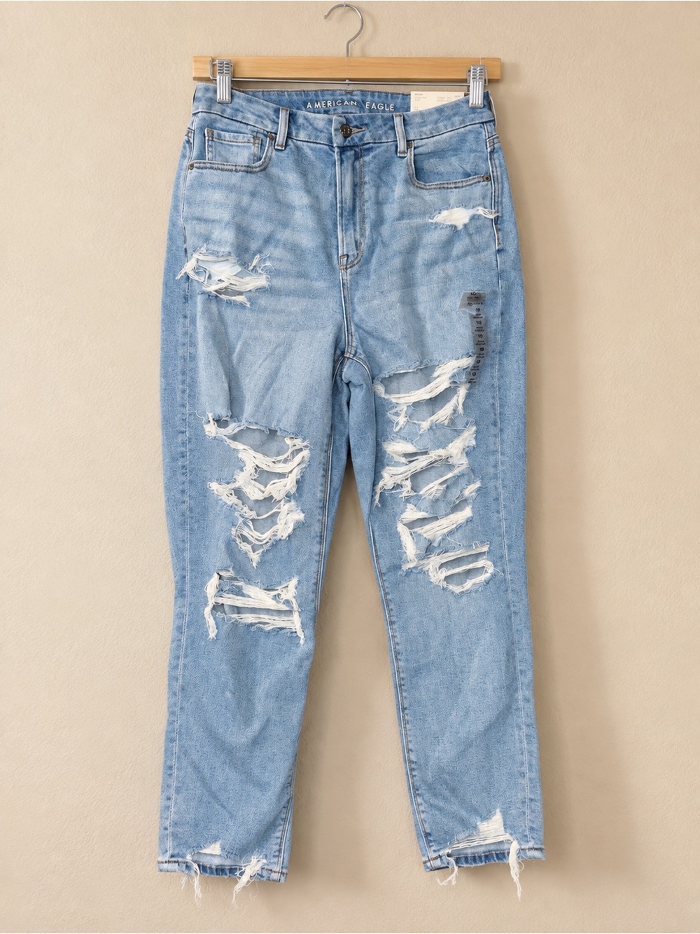 New American Eagle Outfitters Light Blue Ripped Curvy Mom High-Rise Jeans